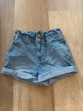 Hollister Ultra High-Rise Mom Short